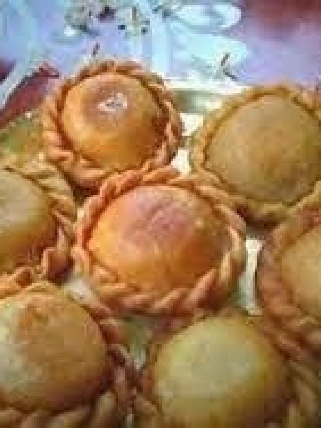 ব্রেকফাস্টে থাকুক শোভাবাজার রাজবাড়ির পদ্মলুচি, রইল রেসিপি