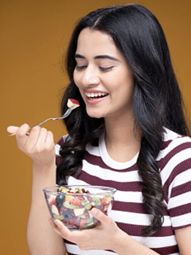 শীতে খান এই ৫ ফল, রোগবালাই আটকায়, সর্দি-কাশি থাকে দূরে