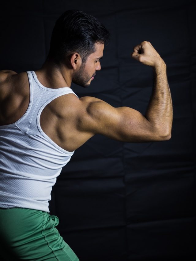 বাইসেপ বাড়াতে চান? রইল সহজ টিপস