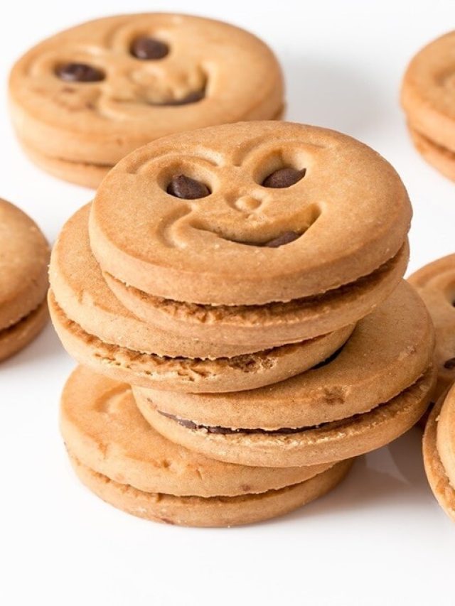 সকাল- বিকেল দেদার বিস্কুট খান? শরীরের জন্য বিষের সমান