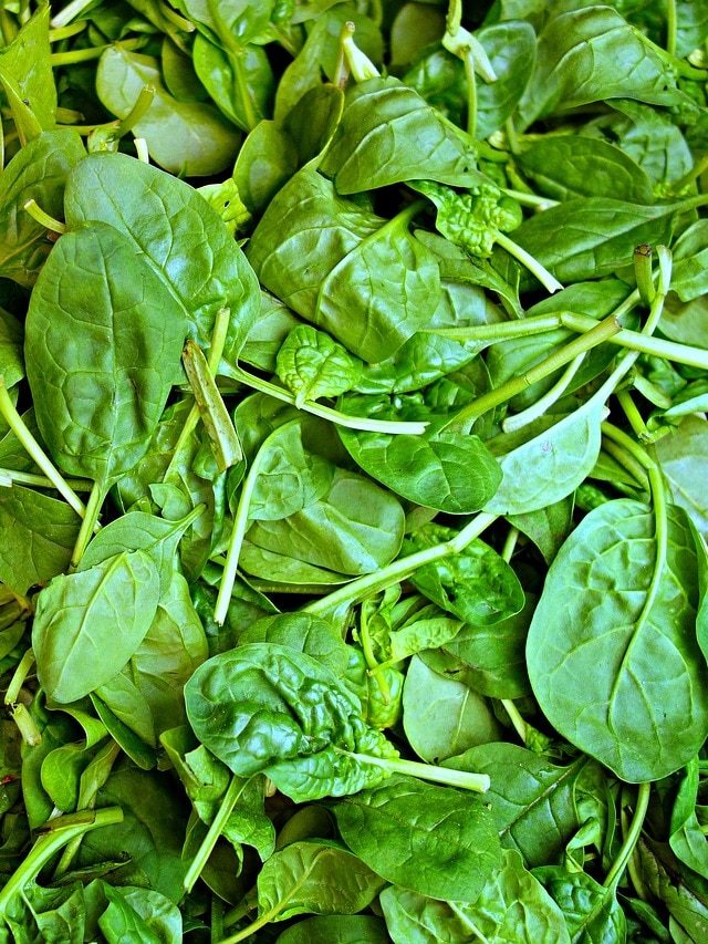 রাতে শাক খেতে বারণ করা হয় কেন?