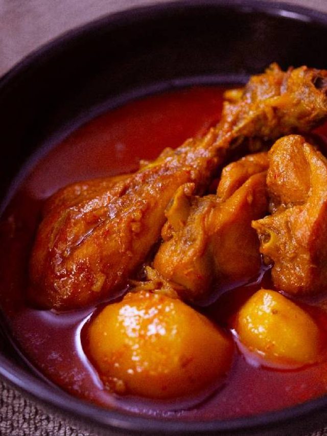 উৎসবের মরশুমে জমিয়ে খাওয়া-দাওয়া, বাটা মশলা দিয়ে এভাবে বানান দেশী মুরগি