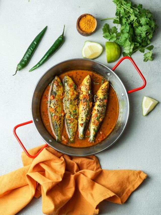 মাছের সঙ্গে ভুলেও পাতে নয় এই ৫ খাবার, খেলেই চর্মরোগ