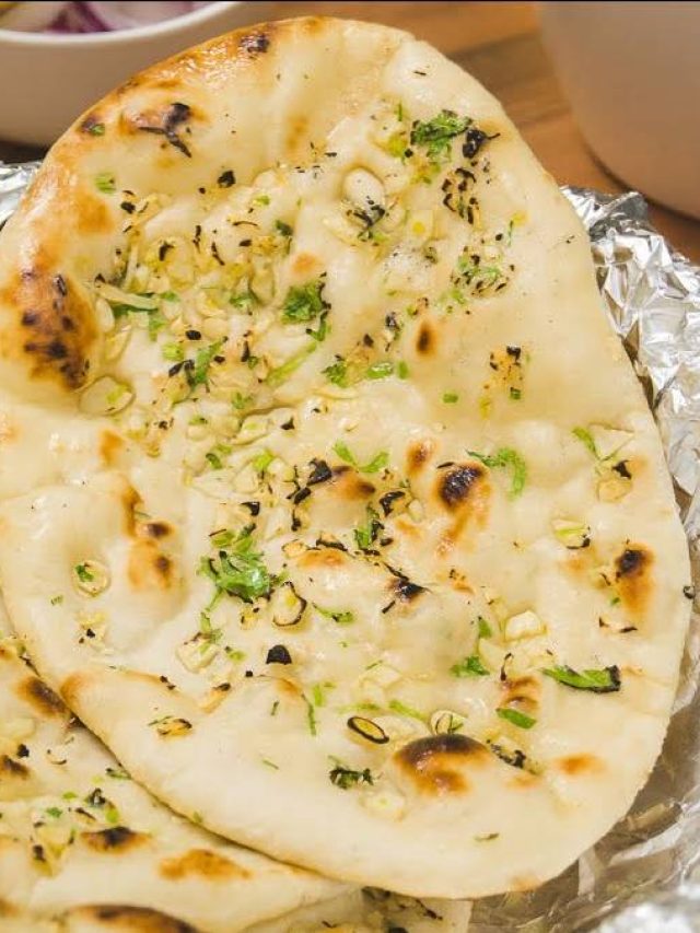 নরম তুলতুলে গার্লিক বাটার নান, রেস্তোরাঁর রেসিপি এবার বাড়িতেই
