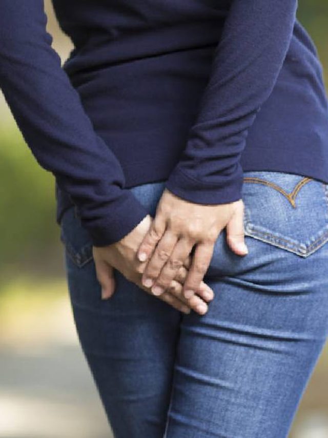 সহকর্মীর বাতকর্মে অফিসে টেকা দায়? দায়ী এই ৮ কাজ