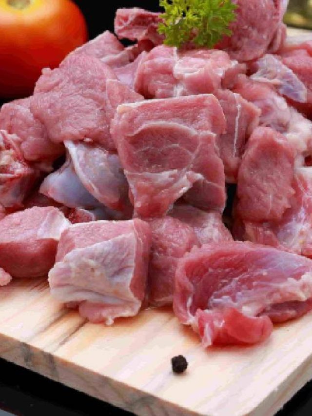 মুখে পড়লেই যাবে গলে, এরকম নরম মাটন খেতে চান? রইল টিপস