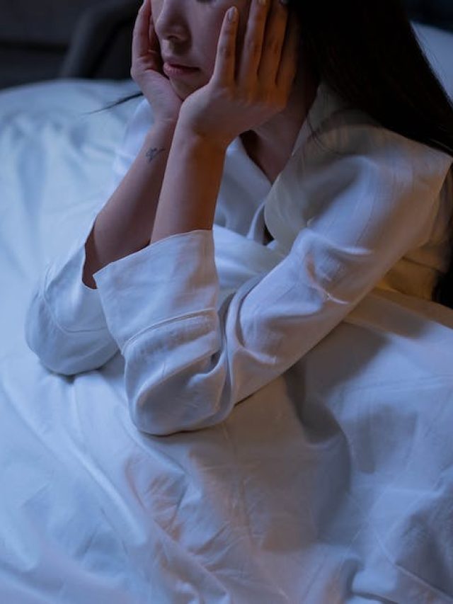 বিছানায় শুলেই টেনশন? কীভাবে মুক্তি পাবেন?