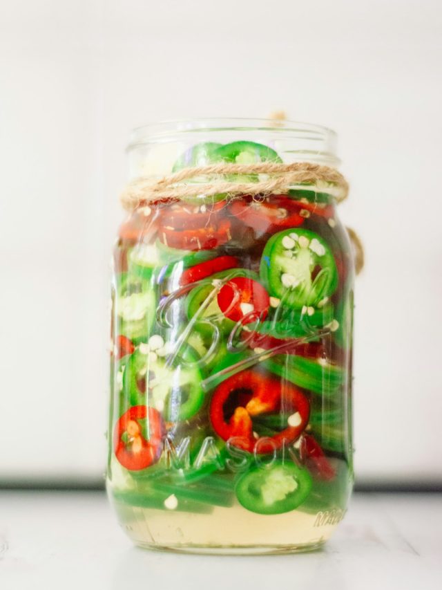 বাড়িতেই বানান কাঁচালঙ্কার আচার, রইল সহজ রেসিপি