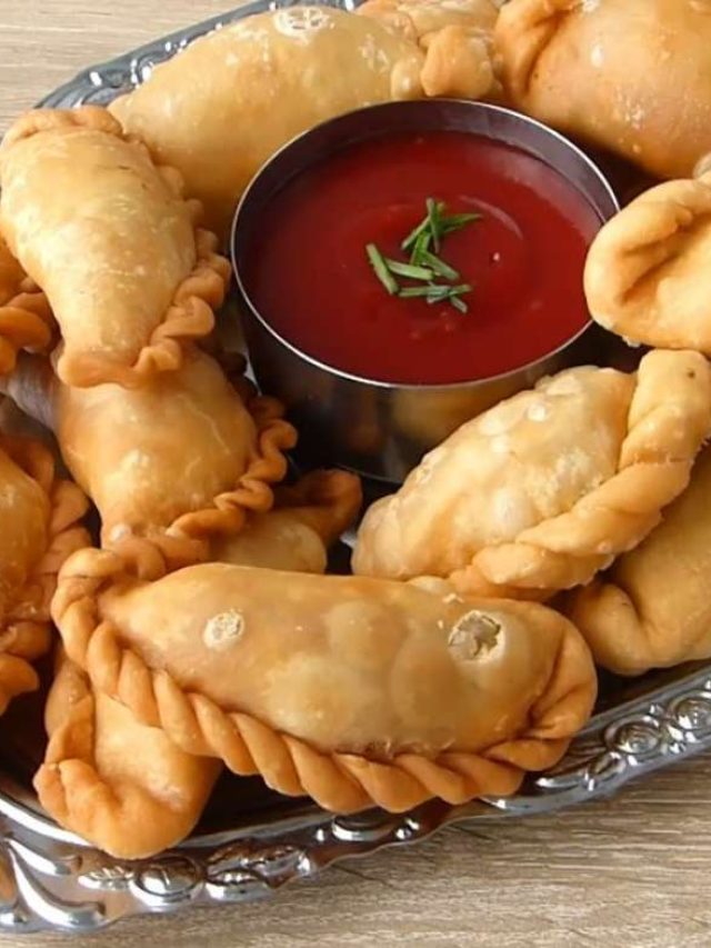 এবারের শীতে খান  মাংসের স্পেশাল পিঠে, রইল রেসিপি…