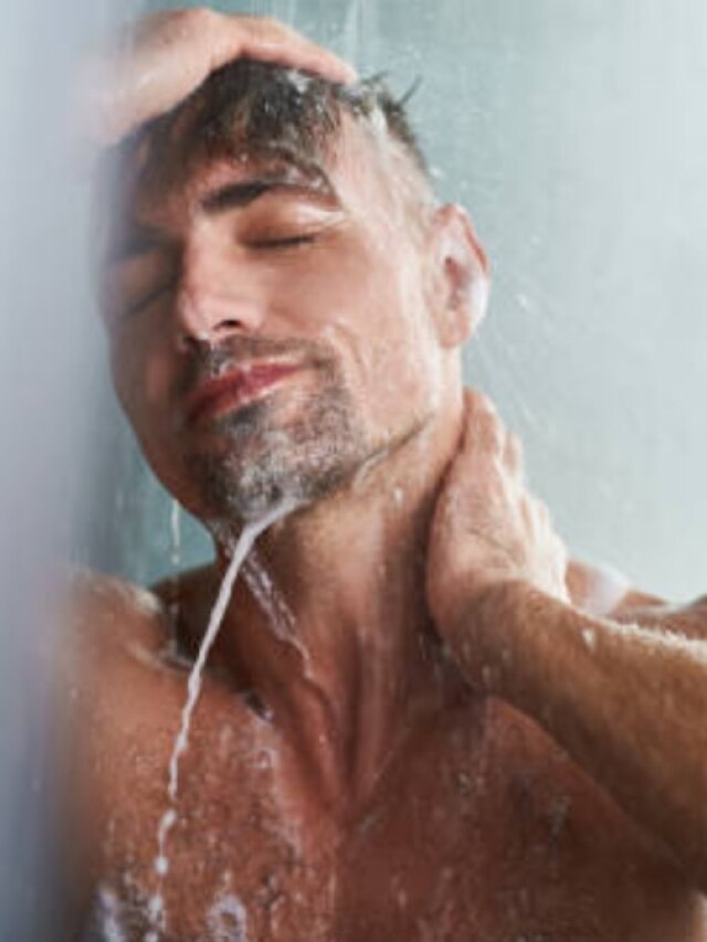 গরম জলে স্নান করলে কি বাবা হওয়ার সম্ভাবনা কমে? জানাটা জরুরি