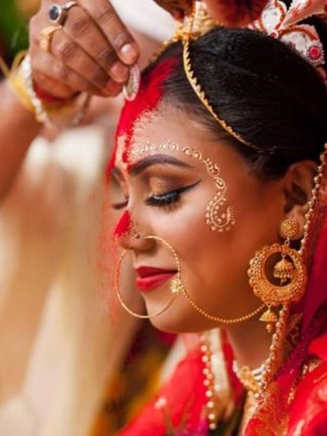 সিঁদুর পরার নিয়ম কী? জানুন কীভাবে এড়বেন অমঙ্গল