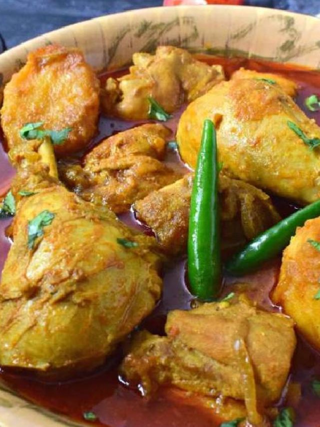 অল্প মশলা দিয়ে বানান চিকেনের পাতলা ঝোল, গরম ভাত উঠবে নিমেষে