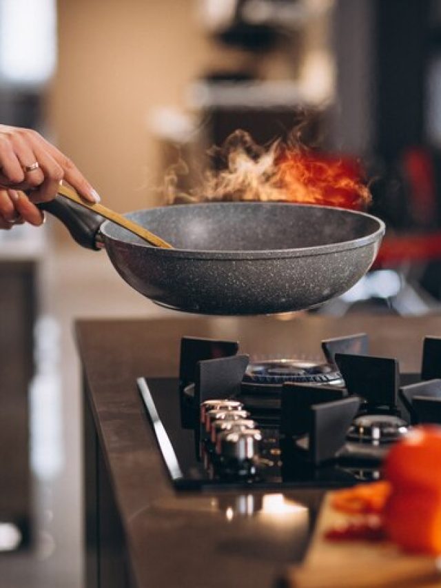 ২ বার গরম করে খাওয়া মানেই 'বিষ' এই সব খাবার