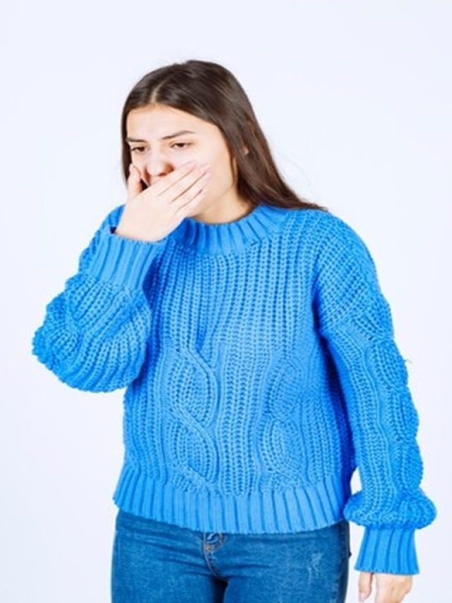 সোয়েটারে রোঁয়া উঠছে? এভাবে থাকবে নতুনের মতো