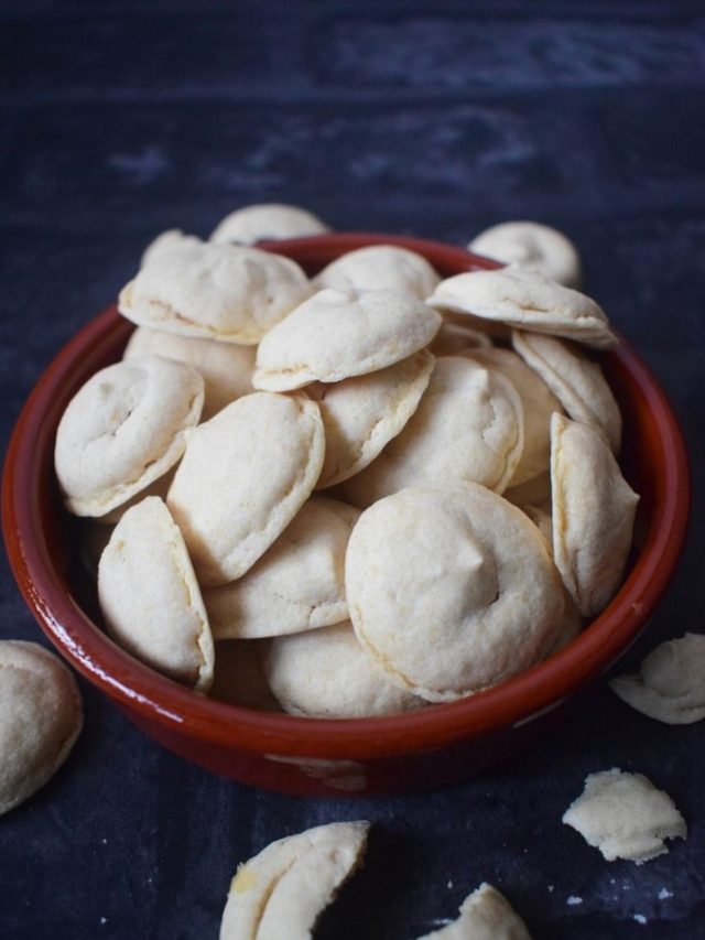 মাশকলাই ডালের ছোট-বড় বড়ি, ঘরে বানিয়ে শাশুড়িকে দিন চমক