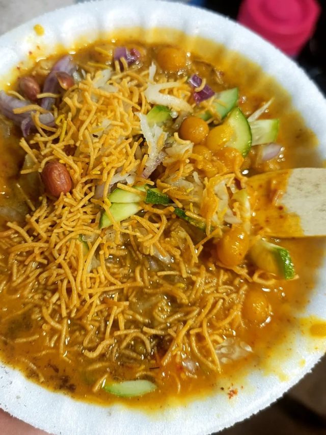 এই এক উপকরণেই স্বাদে আলাদা মেলার ঘুগনি; 'সিক্রেট' রেসিপি