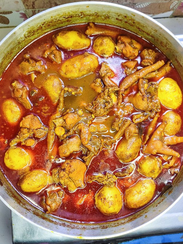 নতুন আলু দিয়ে দেশি মুরগির ঝোল, রইল দারুণ রেসিপি