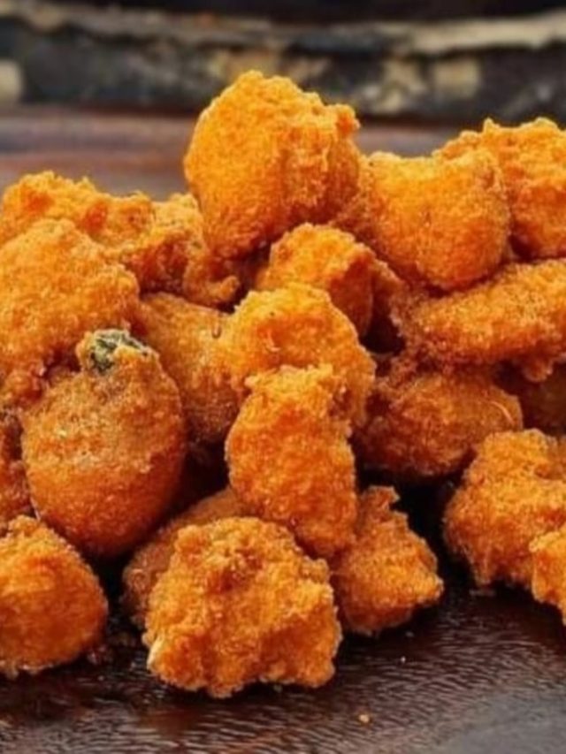 কলকাতার রাস্তায় বিক্রি হয় ডাল বড়া, এভাবে বাড়িতেই বানাতে পারেন