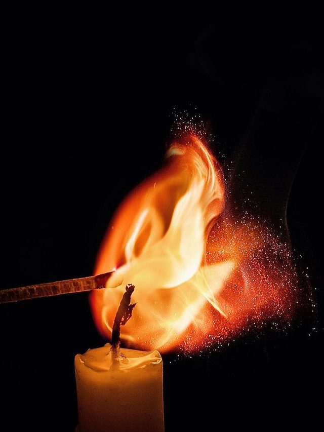 দোকান বন্ধ করার সময় আগুন জ্বালিয়ে আরতি হয়, কেন জানেন?