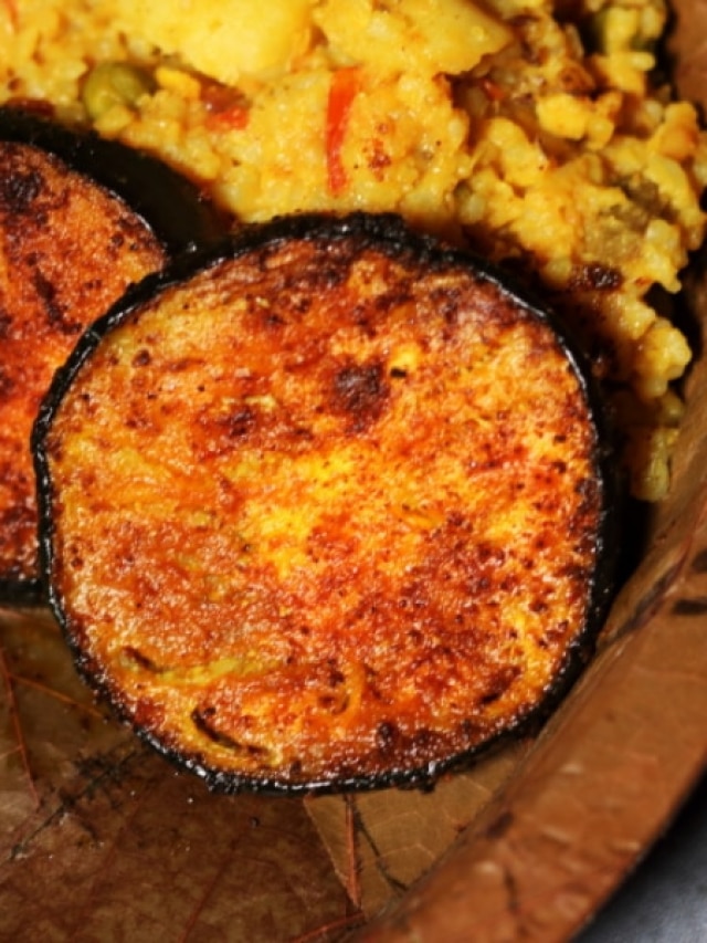 ভাজা বেগুনে দিন এই উপকরণ, সাদা ভাতের পাতে ঝড় তুলবে