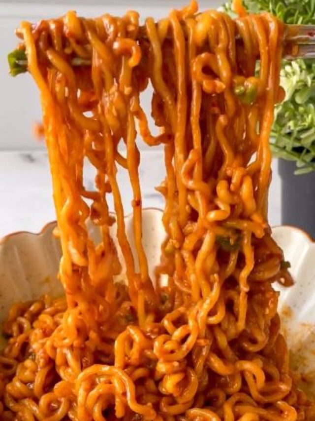 চিলি-গার্লিক ম্যাগি রেসিপি: শীতকালে 'লা জবাব'