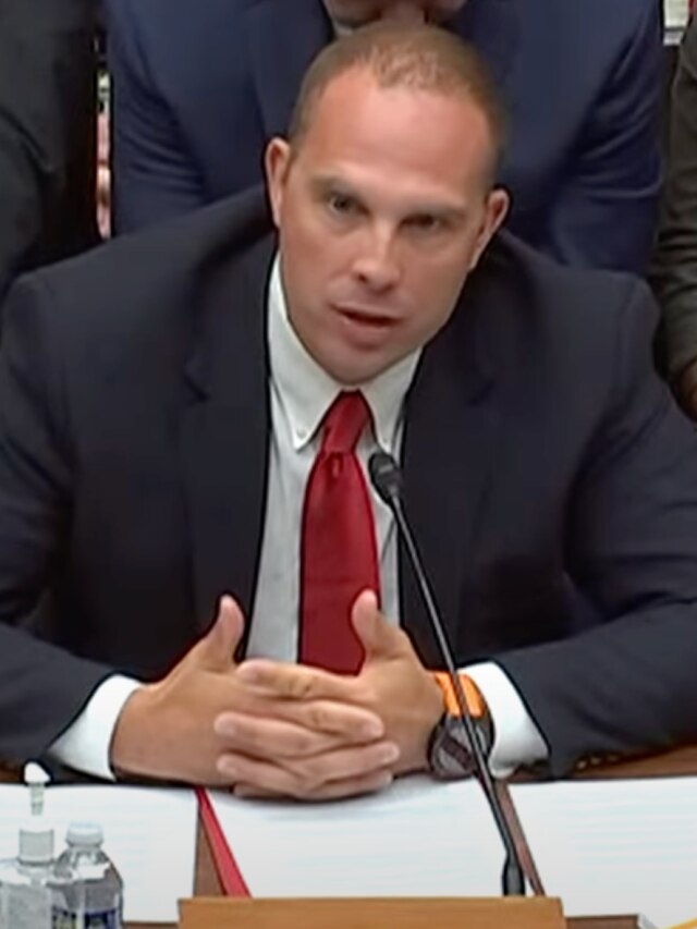 'Variety' of aliens are interacting with humans? Ex-US intelligence officer makes shocking claim