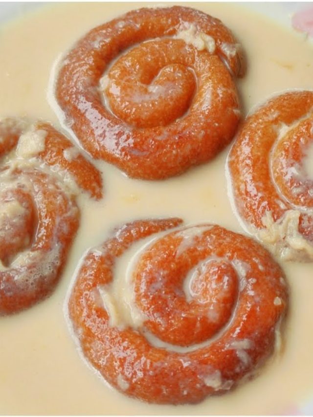 জিলাপি খেলেও কখন এর পিঠে খেয়েছেন? স্বাদ মুখে লেগে থাকবে