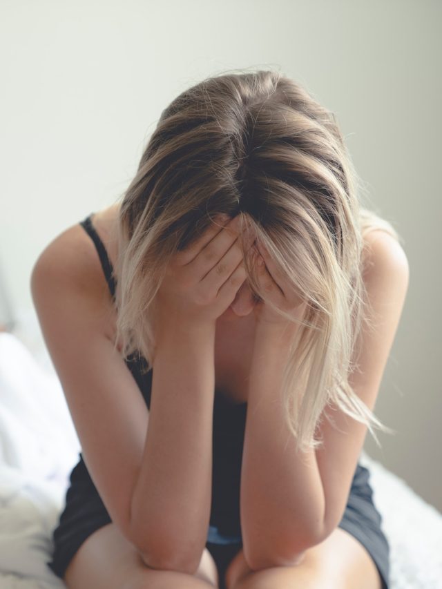 প্রথম প্রেমে ছ্যাঁকা খেয়ে কী করেন মেয়েরা? ছেলেরা জেনে রাখুন