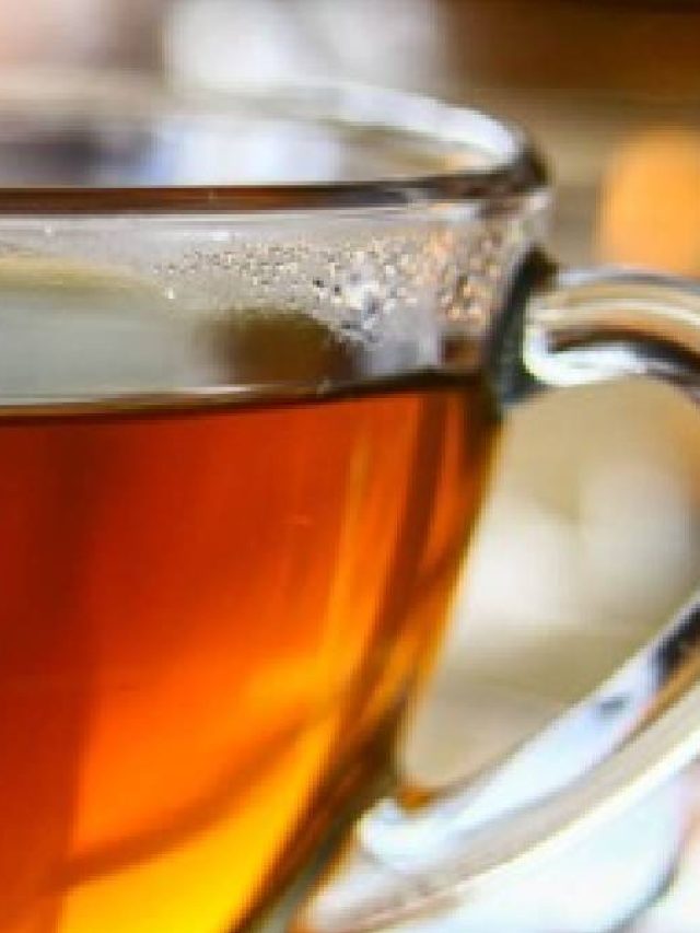 ঘন ঘন চা খেলেই বিপদ, দিনে ক'কাপ  চা খাওয়া উচিত?