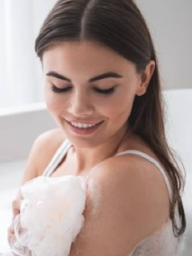 স্নানের জলে ওটসের সঙ্গে এগুলি মেশালেই গ্ল্যামার ঝরে পড়বে