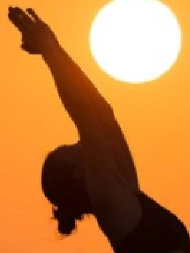 খাওয়ার পর এই ৩ যোগাসন করুন,  সেরে যাবে হজমের সমস্যা