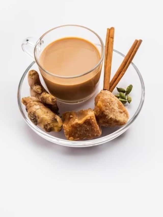 শীতকালে চিনির পরিবর্তে গুড়ের চা খান, পাবেন অবাক করা উপকার