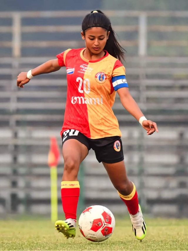 কাঁপছে ময়দান, ইস্টবেঙ্গল ক্যাপ্টেন তৃষা ভাইরাল