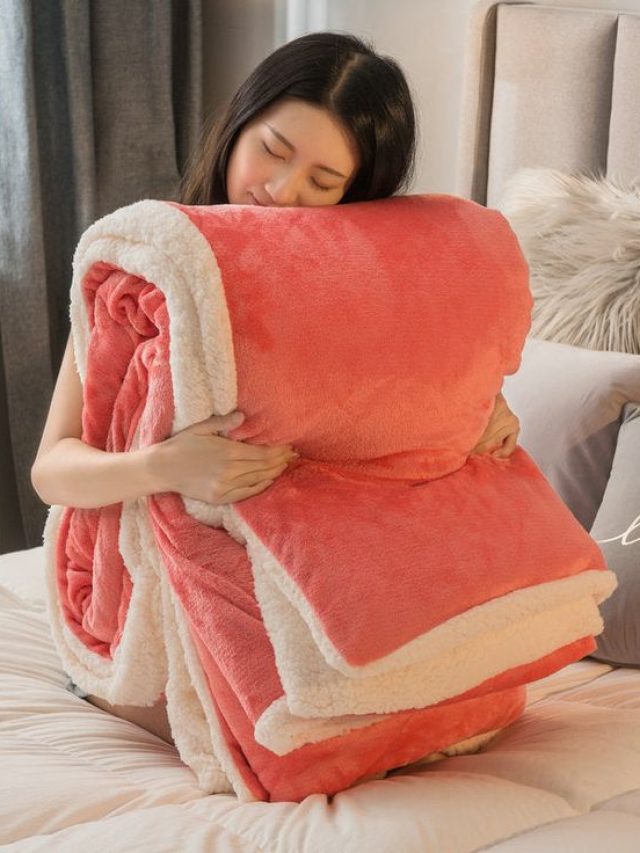 ধুলোয় অ্যালার্জি? লেপ-কম্বল ব্যবহারের আগে যা অবশ্যই করবেন