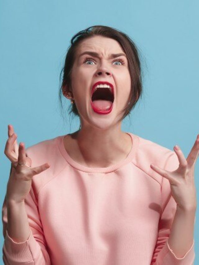 কথায় কথায় রেগে যান? এই ৪ ফল খেলেই মেজাজ থাকবে ঠান্ডা