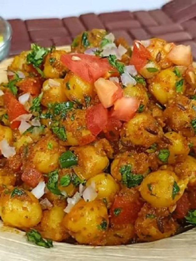 শীতের সন্ধেয় বানান টক ঝাল ছোলার চাট, রুচি ফিরবে-স্বাস্থ্যেরও খেয়াল