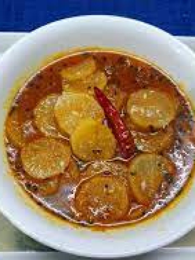 গরম ভাতে বাঁধাকপির তরকারি আর মুলোর চাটনি, রইল রেসিপি