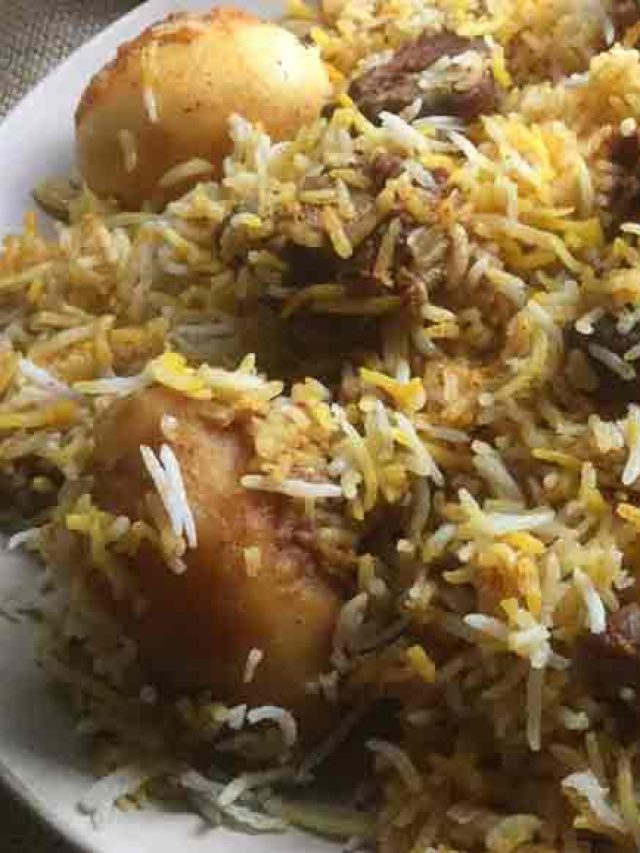 মাত্র ৫০ টাকায় সহজ কায়দায় বানান বিরিয়ানি, এমন সুস্বাদু আঙুল চাটবেন