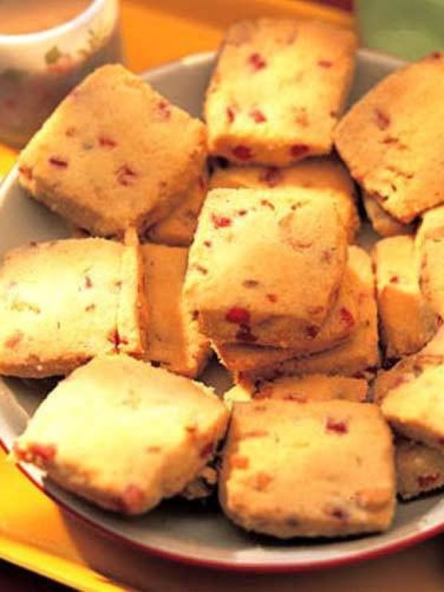 বাড়িতেই বানিয়ে ফেলুন বিখ্যাত করাচি বেকারির ফ্রুট বিস্কুট, থাকল রেসিপি