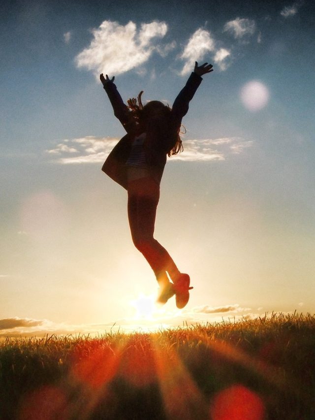 পোড়া কপাল বদলে যাবে সৌভাগ্যে, নতুন বছরে বাড়িতে আনুন এই ছবি