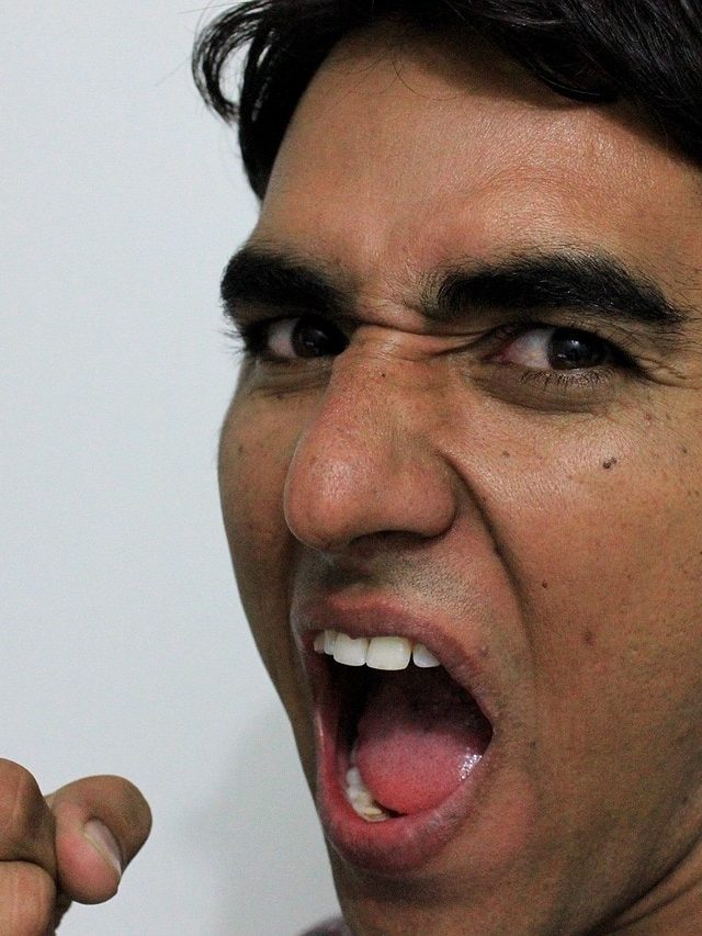 এই রাশির থেকে সাবধান! সাংঘাতিক রাগ হয়