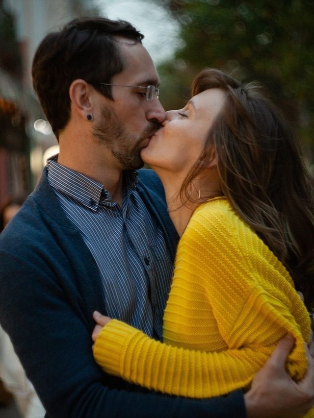 চুমু খেলে শীতে ঠোঁট ফাটবে না, আরও ৫ উপকার অবশ্যই পাবেন