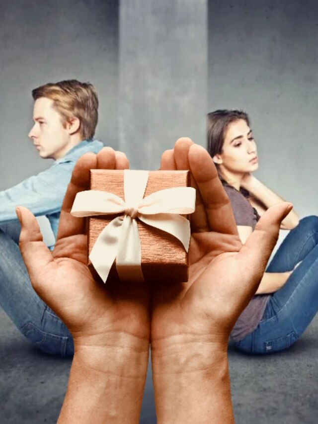 প্রিয় মানুষকে এই ৭ জিনিস উপহার দেবেন না, সম্পর্ক ভেঙে যায়