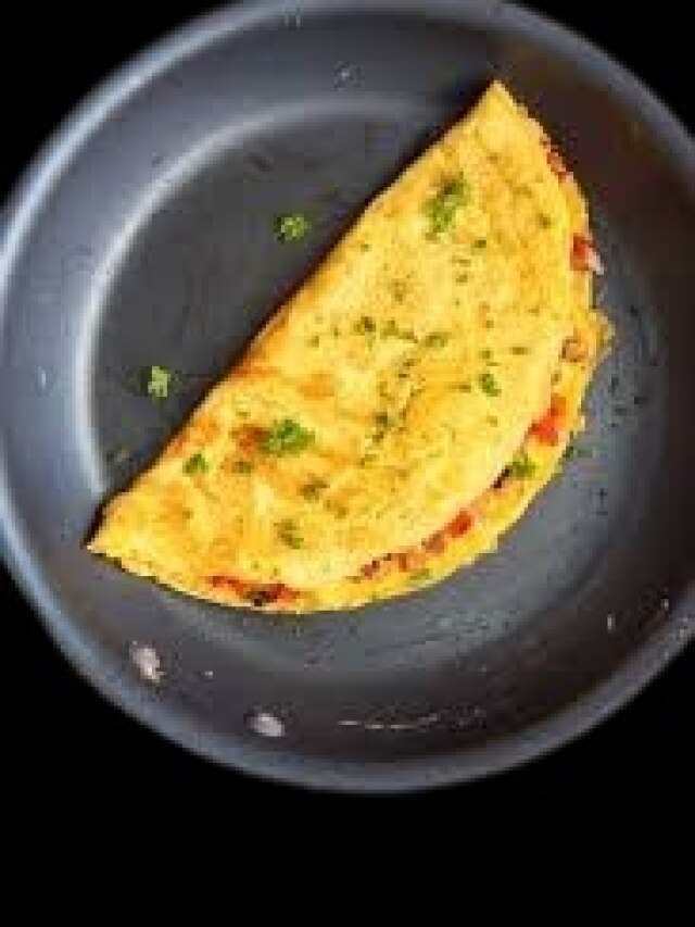 মশলাদার ডিমের অমলেট, আগে খেয়েছেন? নতুন রেসিপি