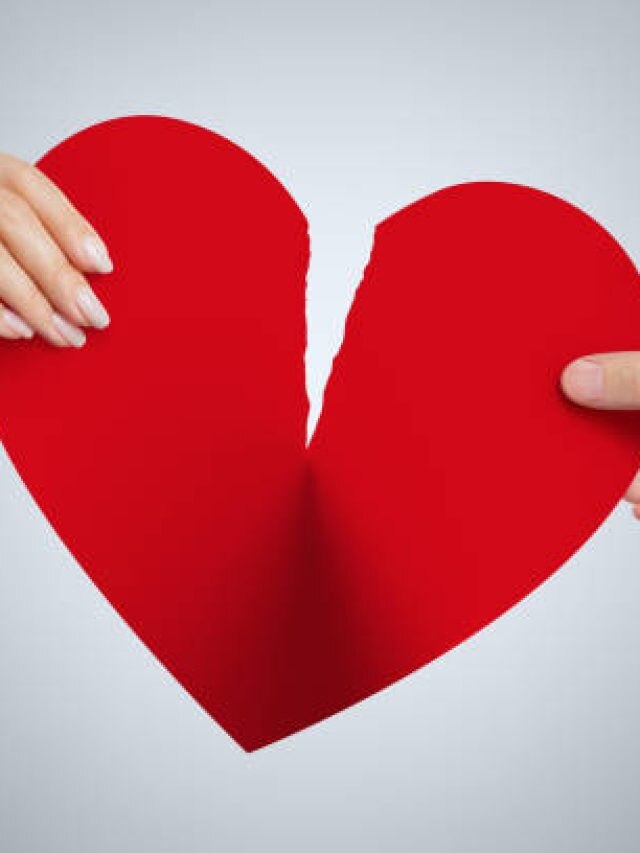 যেভাবে বুঝবেন কারও সদ্য ব্রেকআপ হয়েছে, ১০টি মর্মান্তিক লক্ষণ