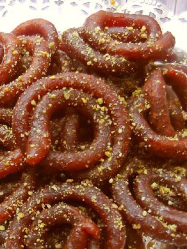 নলেন গুড়ের জিলাপি বানানোর কৌশল জানেন? শেখালেন কারিগর