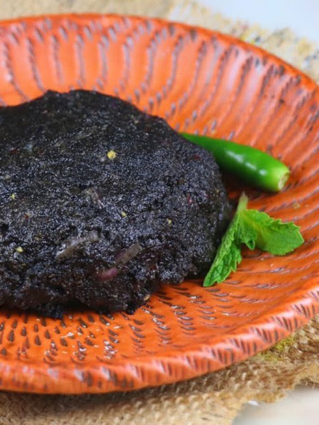 বেগুন-আলু ভর্তা তো পুরনো, কালোজিরে ভর্তা দিয়ে হাপুস হুপুস করে ভাত উঠবে