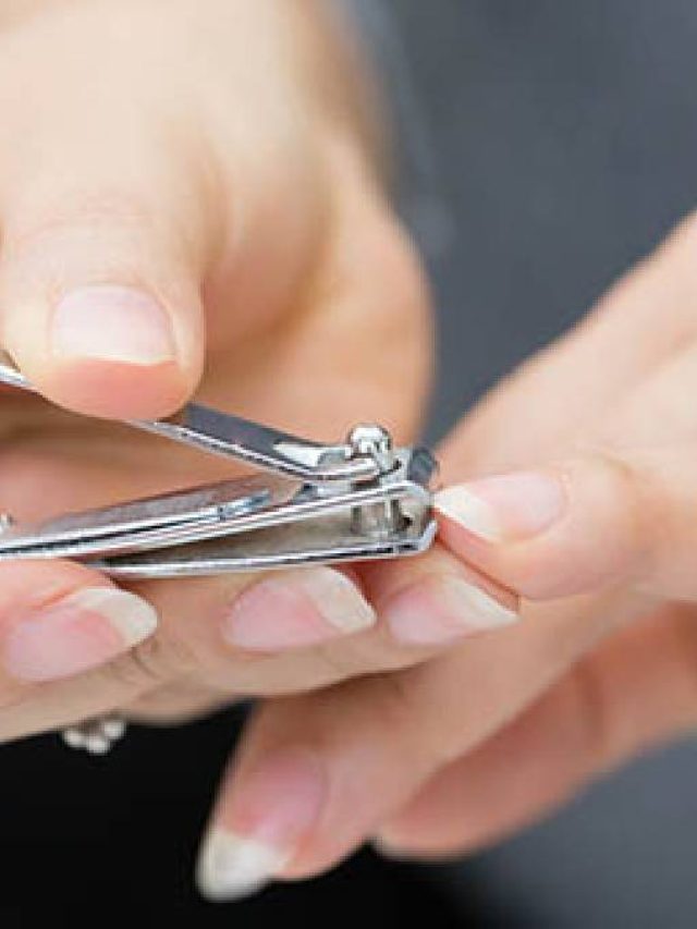 নখ কেটে ফেলে দেন নাকি? এইজন্য দুর্ভাগ্য পিছু ছাড়ছে না