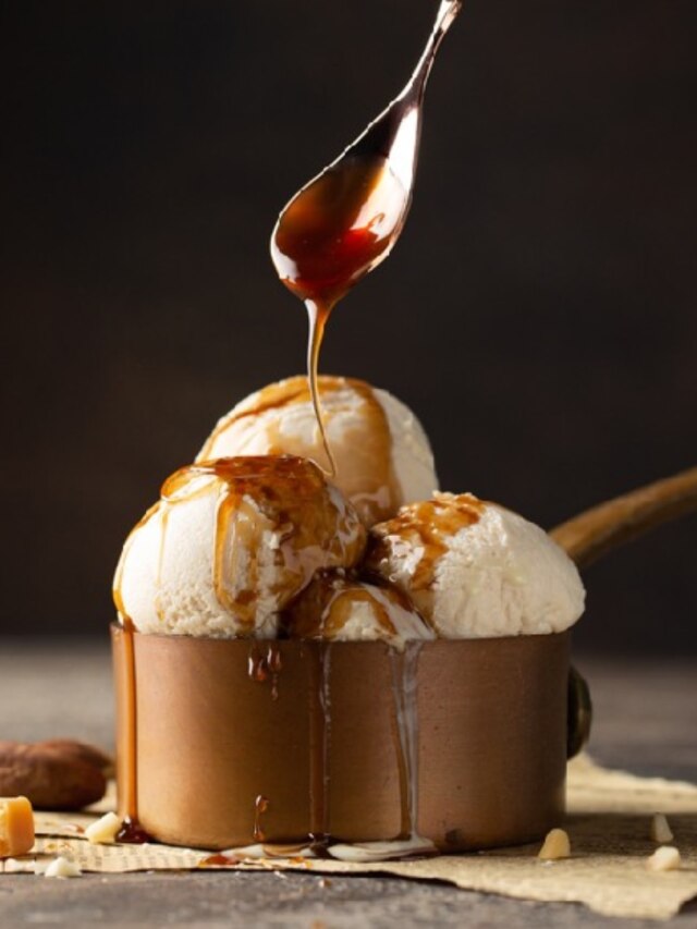 মুখে দিলেই আহা! বাড়িতেই বানান নলেন গুড়ের আইসক্রিম, রেসিপি