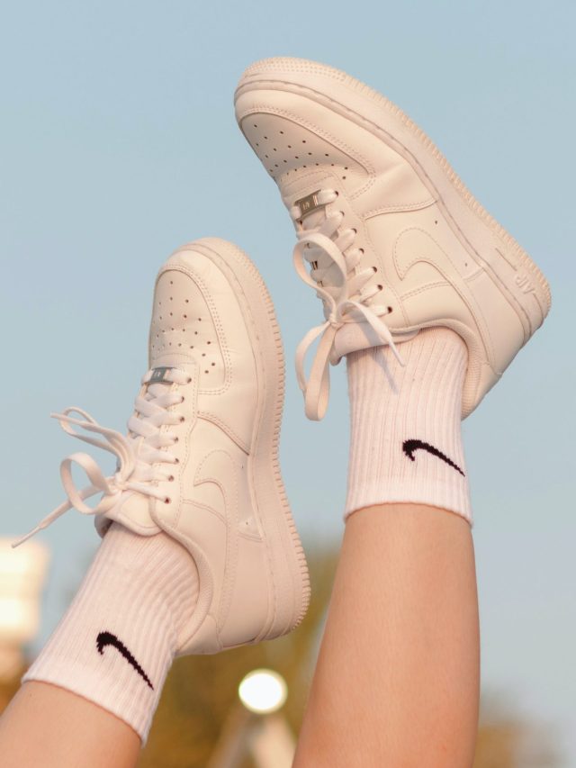 পায়ের দুর্গন্ধে সবাই দূরে পালাচ্ছে? ৫ ঘরোয়া টোটকা কাজে লাগান